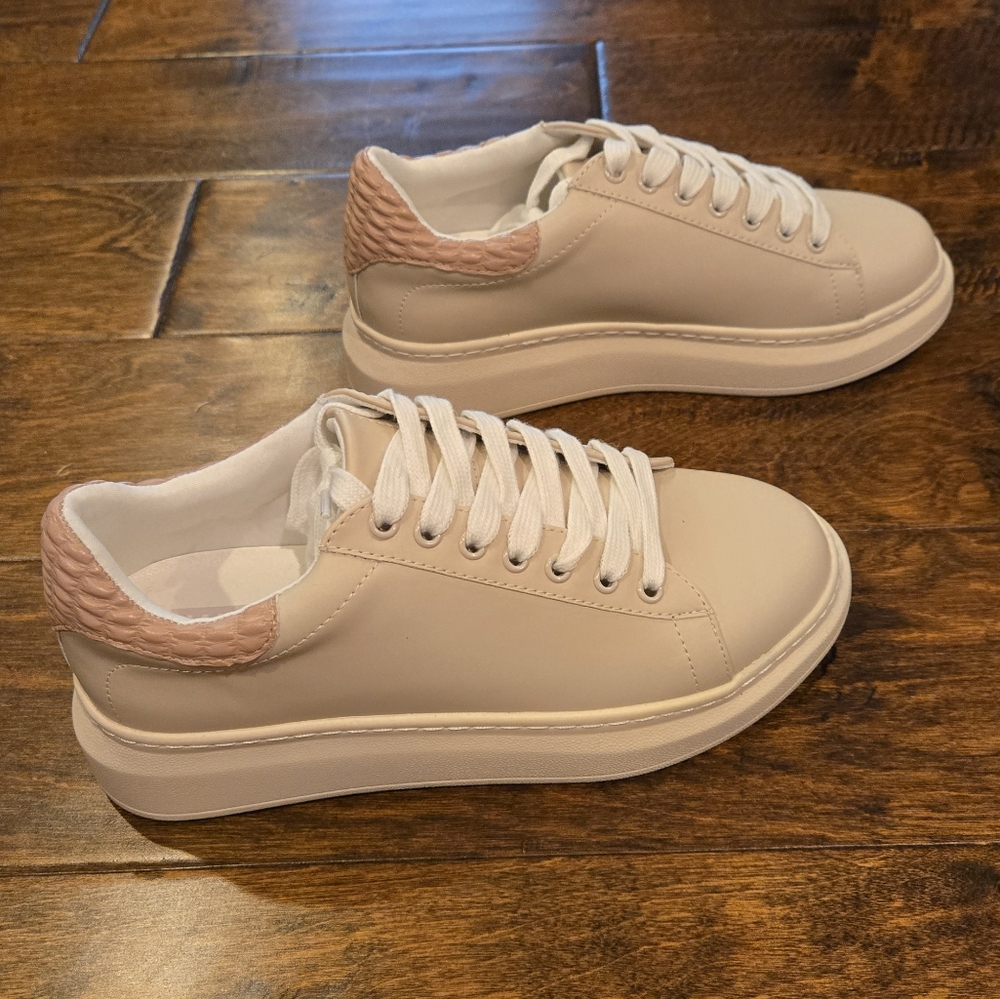 NWOT White Raven Sneakers Size 6 Tan And Mauve - Picture 2 of 9
